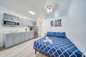 Beachy 1 b/r, w/2 Queen Beds, On Ocean Drive Beach